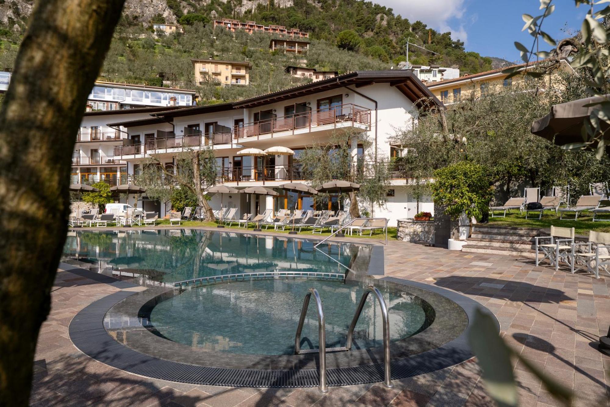 Hotel Coste ليمونِ سول غاردا المظهر الخارجي الصورة